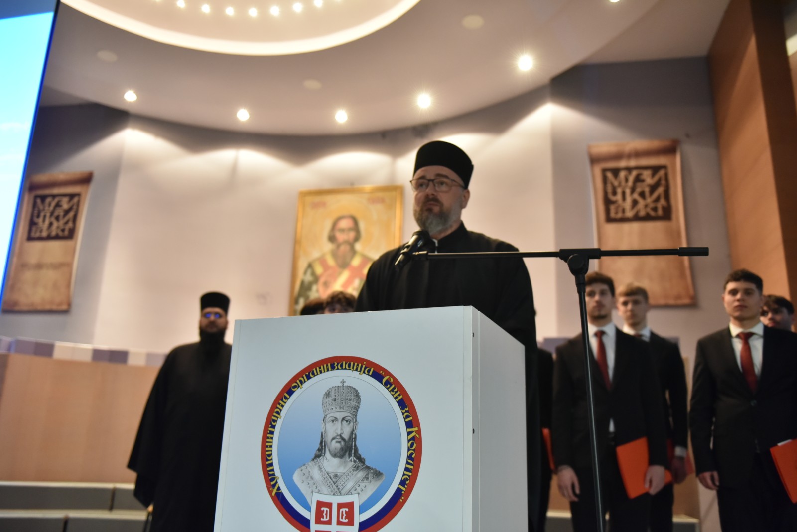 Хуманитарна пројекција у Нишу уз учешће хора Богословије
