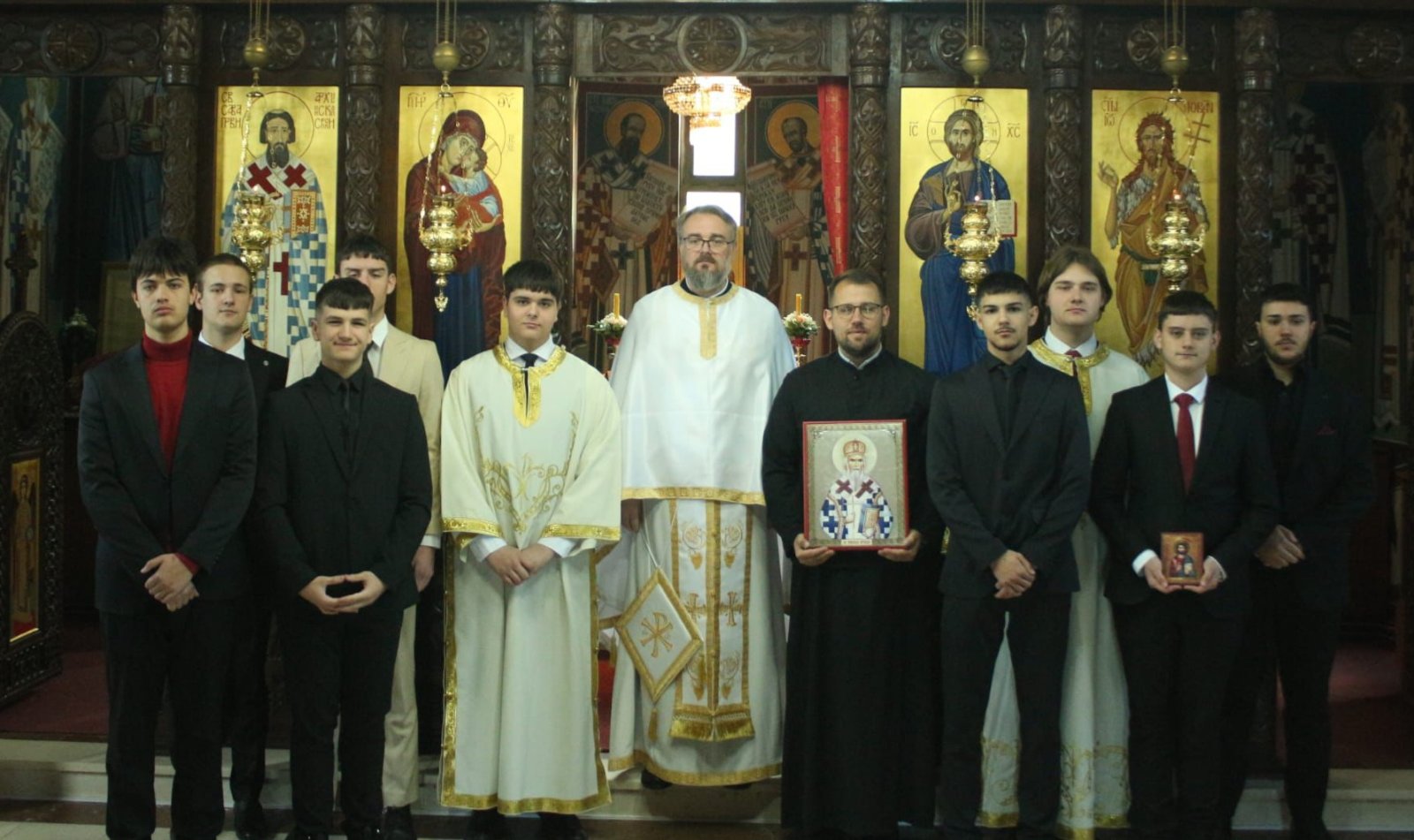 Богословија у Нишу свечано прославила празник Светог Владике Николаја